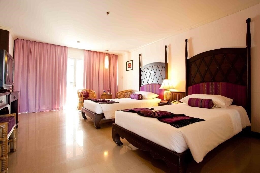 Фото The Cha-Am Methavalai Hotel 4*