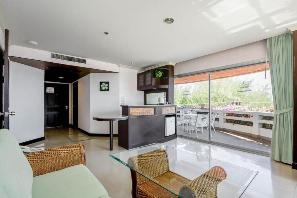 Фотографія The Cha-Am Methavalai Hotel 4*