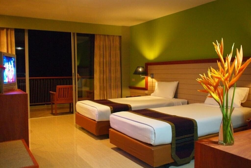 Картинка Long Beach Cha-Am Hotel 3*
