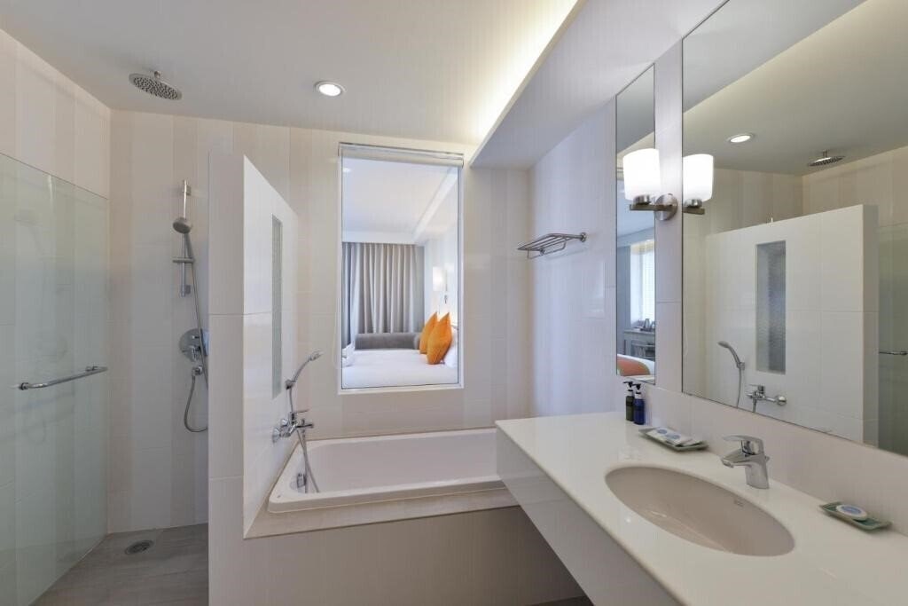 Фотографія Hisea Hua Hin Hotel 4*