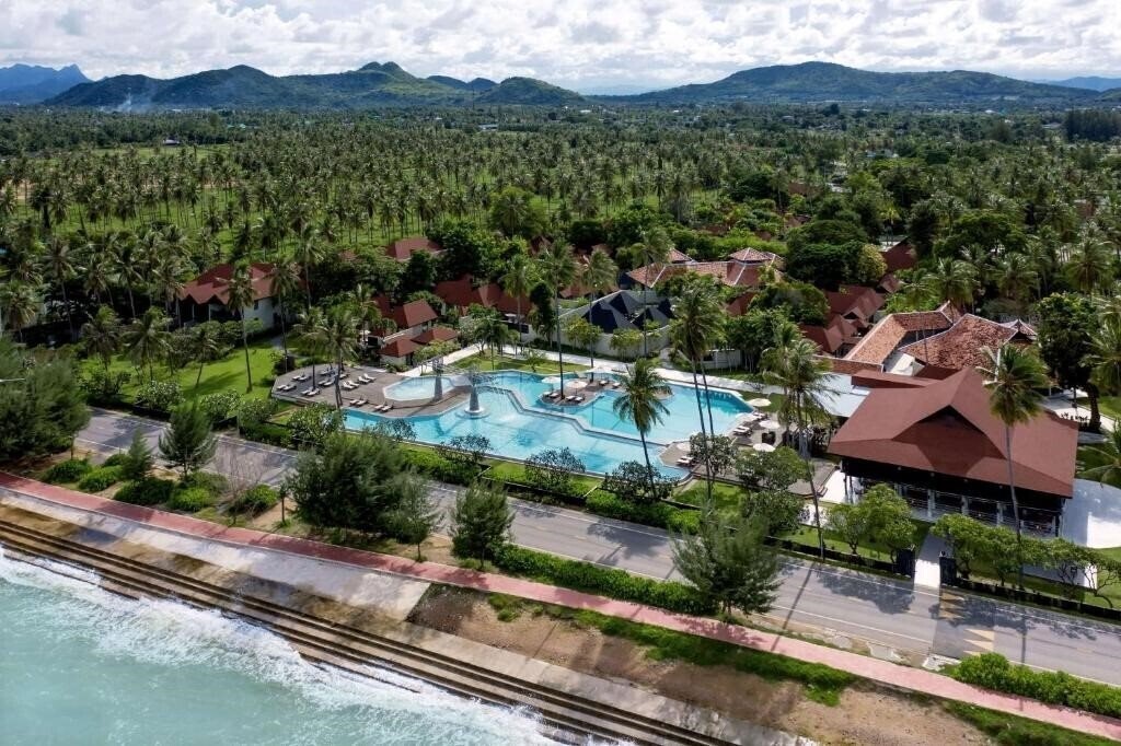 Готель Wyndham Hua Hin Pranburi Resort & Villas (ex. Evason Hua Hin) 5*