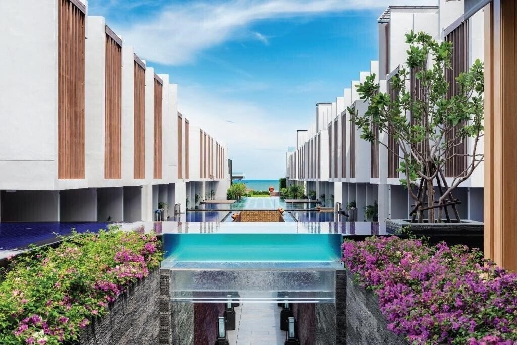 Отель Ace of Hua Hin Resort 5*