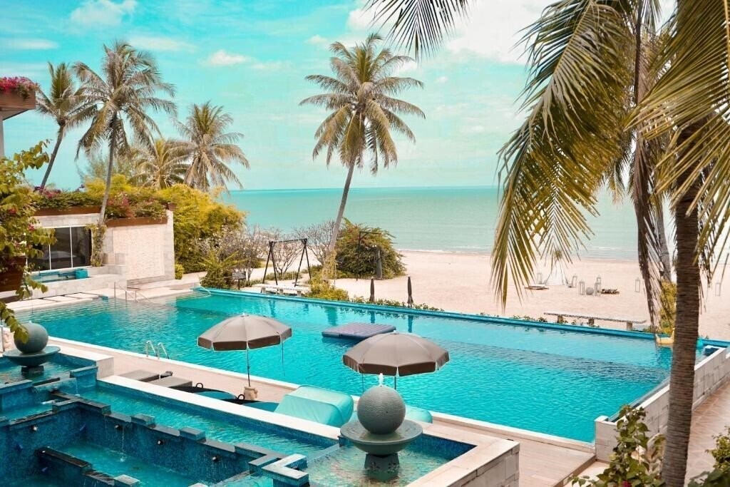 Готель Dhevan Dara Beach Villa 4*