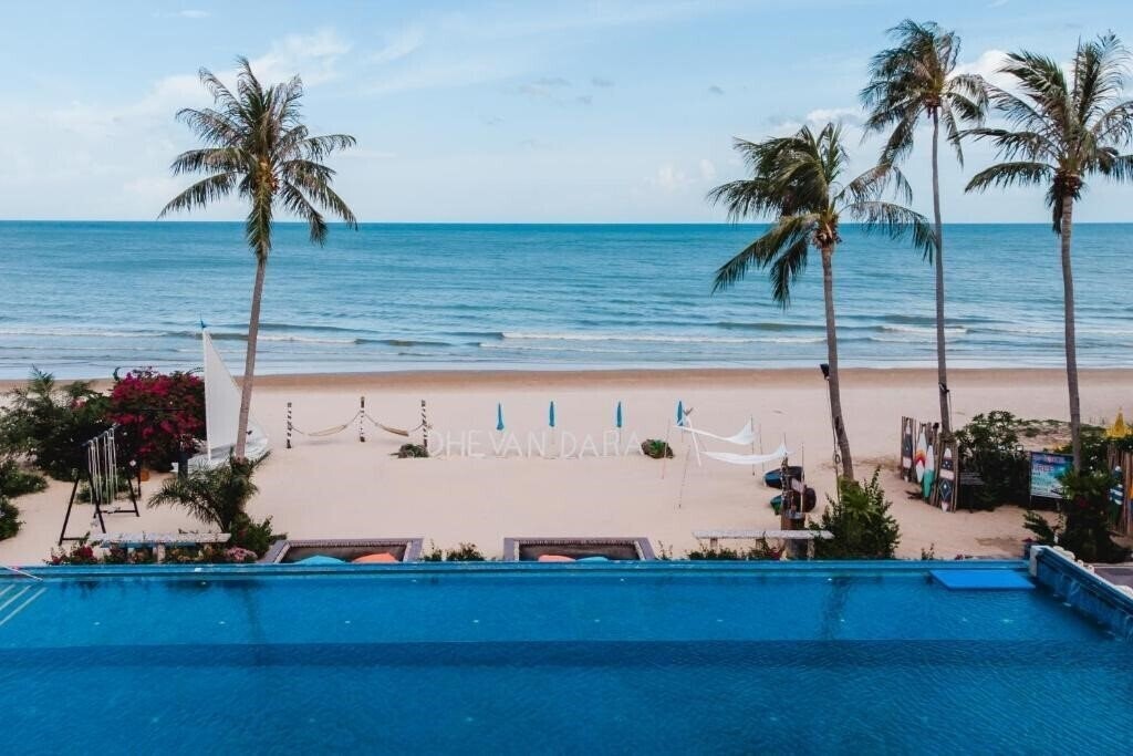 Фото Dhevan Dara Beach Villa 4*