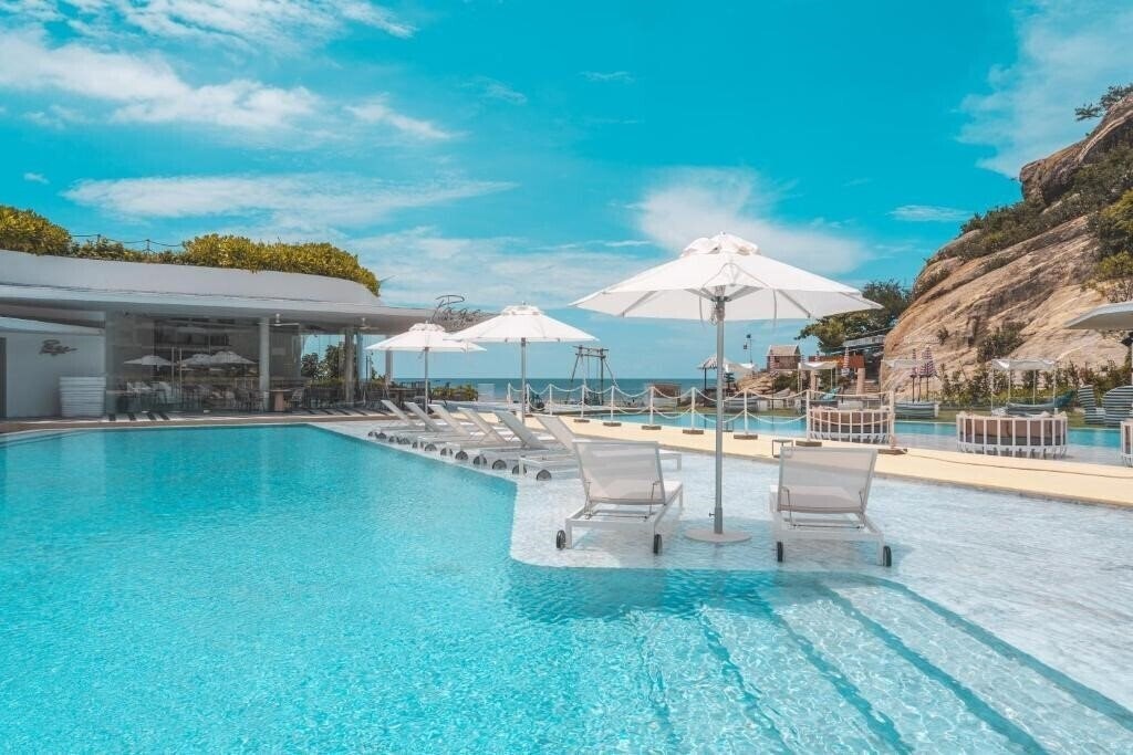 Отель Verso Hua Hin 5*