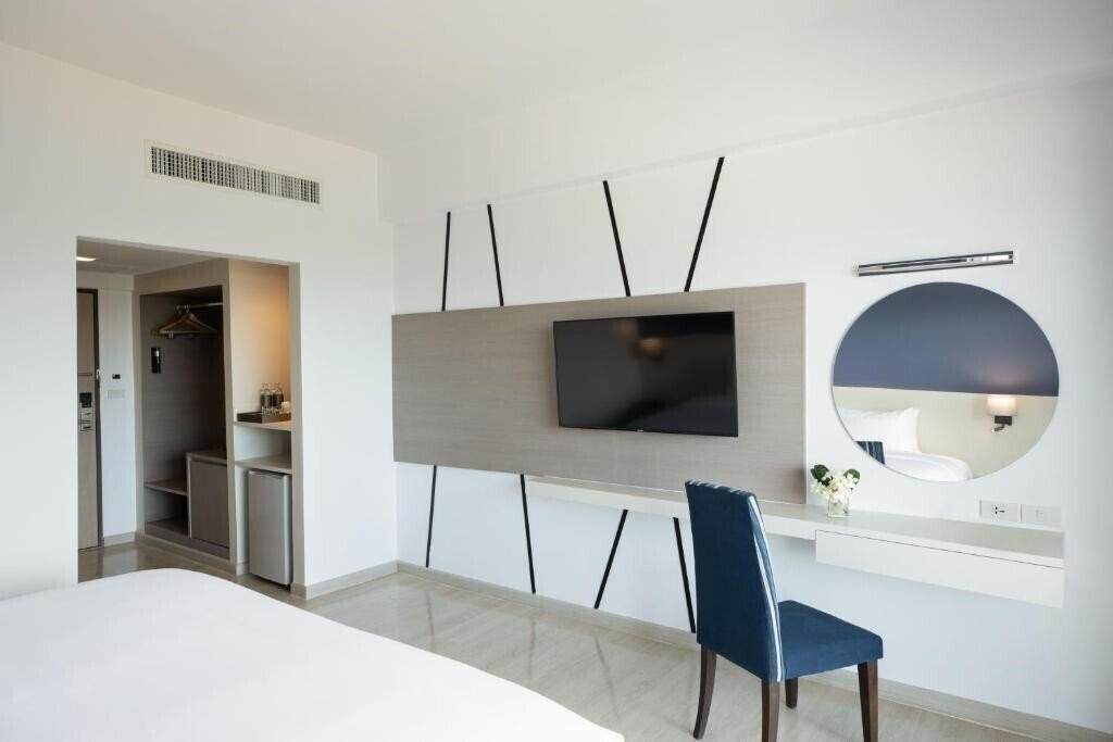 Фото Centra By Centara Cha-Am Beach Resort Hua Hin 3*