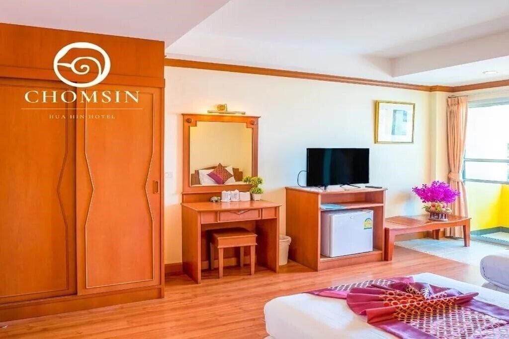 Готель Chomsin Hua Hin 3*