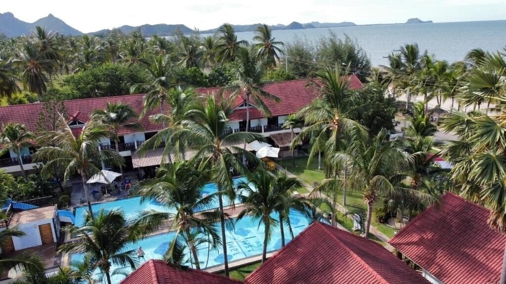 Фотографія Dolphin Bay Resort 3*