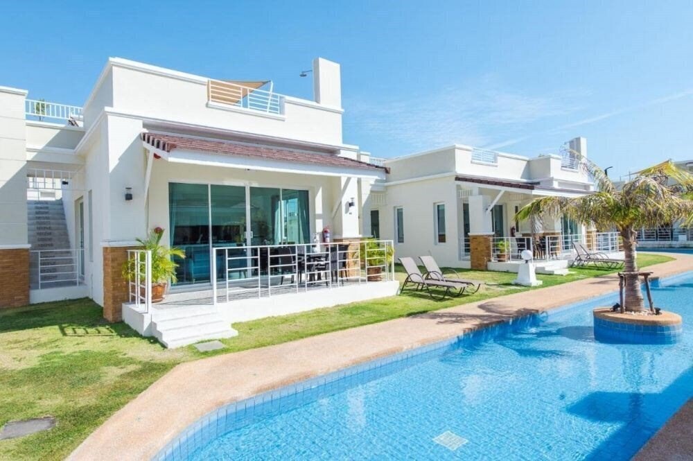 Фотографія Oriental Beach Pearl Resort 4*