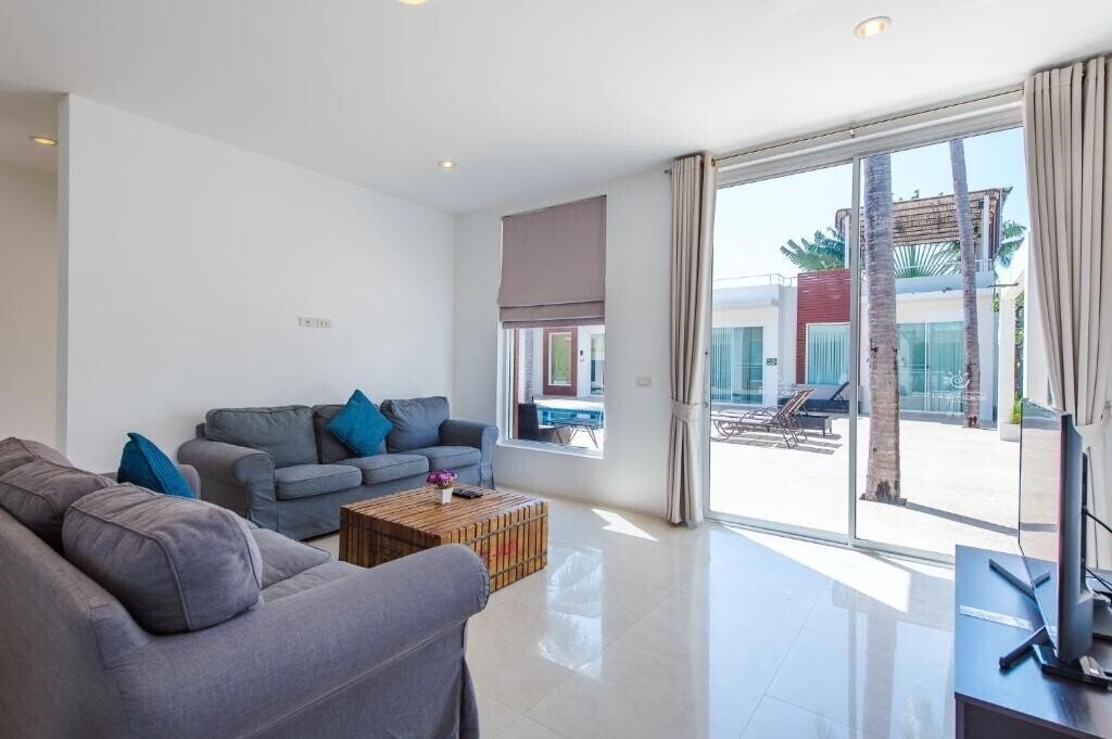 Картинка The Beach Village 4*