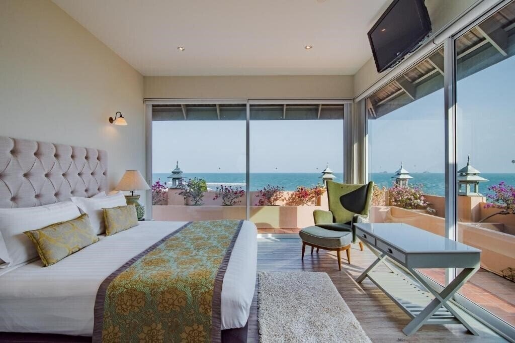 Фото Anantasila Beach Resort 4*