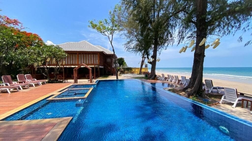 Отель Baan Talay Dao Hua Hin 3*