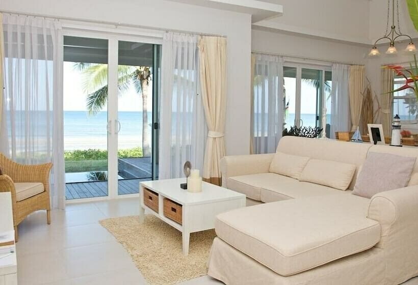 Отель NishaVille Resort & Spa 5*