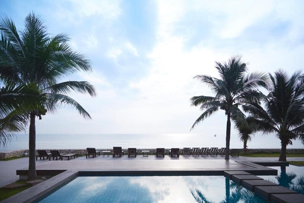 Готель Siam Beach Resort 3*