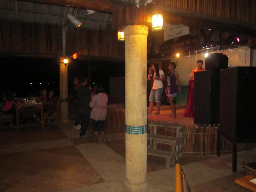 Картинка Koh Chang Boat Chalet (ex. Aunchaleena Beach Front) 3*