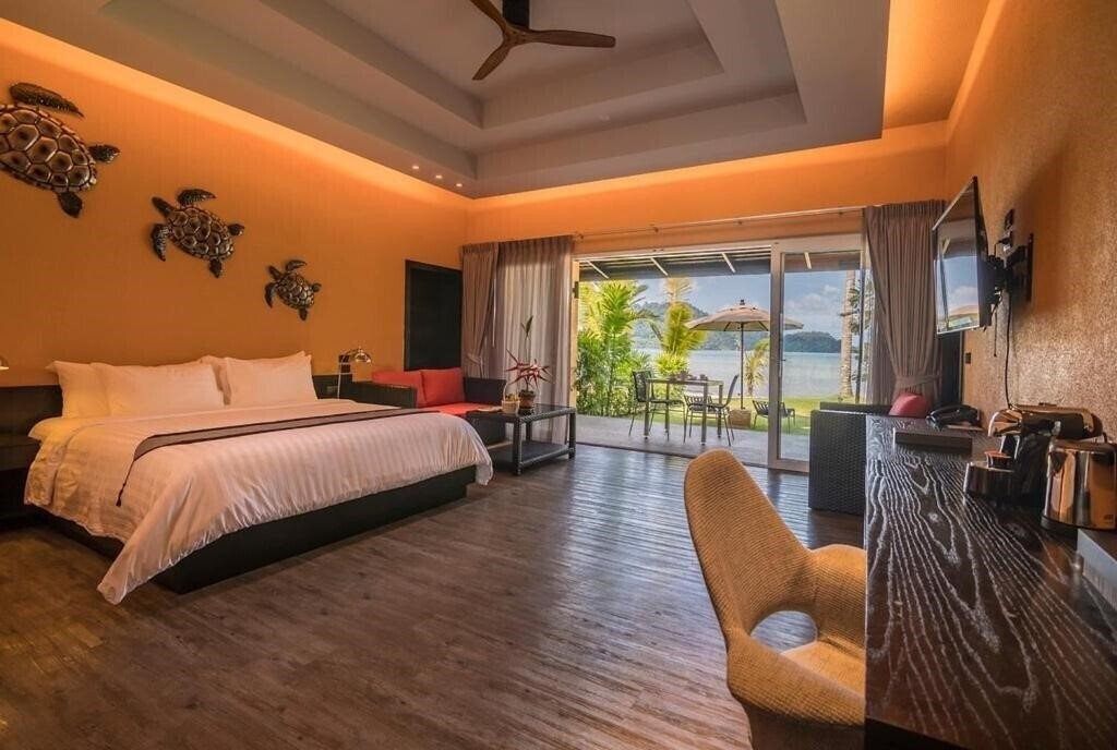 Фото Peninsula Beach Resort 4*