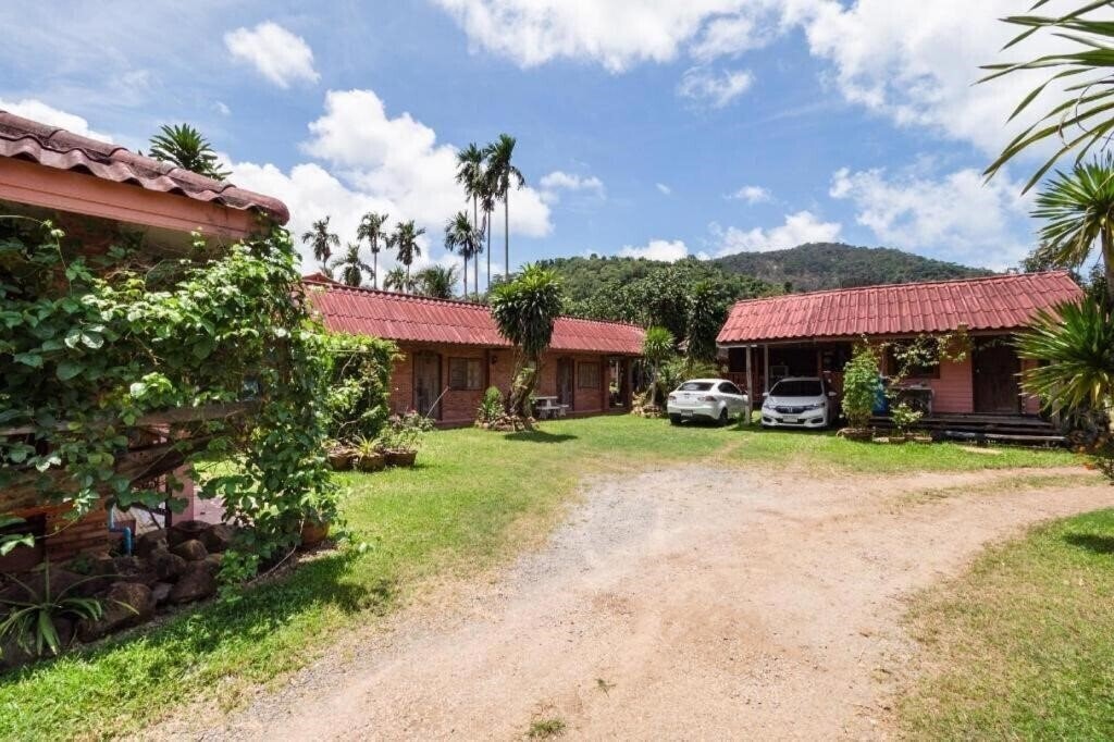 Фотография Oyo 1143 Phet Luran Thai Resort Kohchang 2*