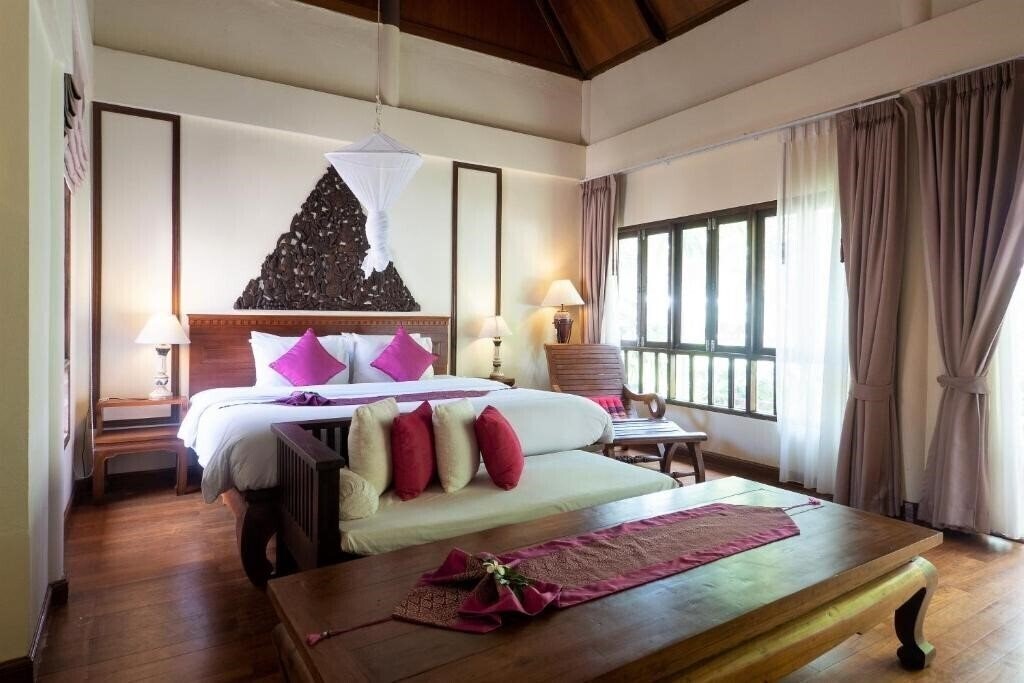 Фото Royal Lanta Resort & SPA 3*