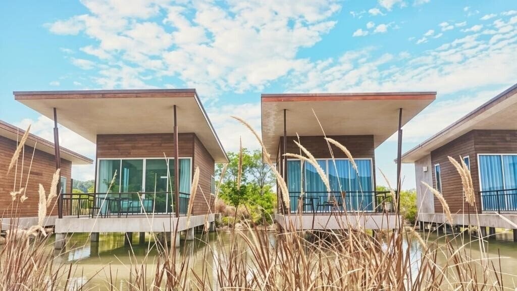 Готель Ko Lanta Amantra Lake View Resort 3*