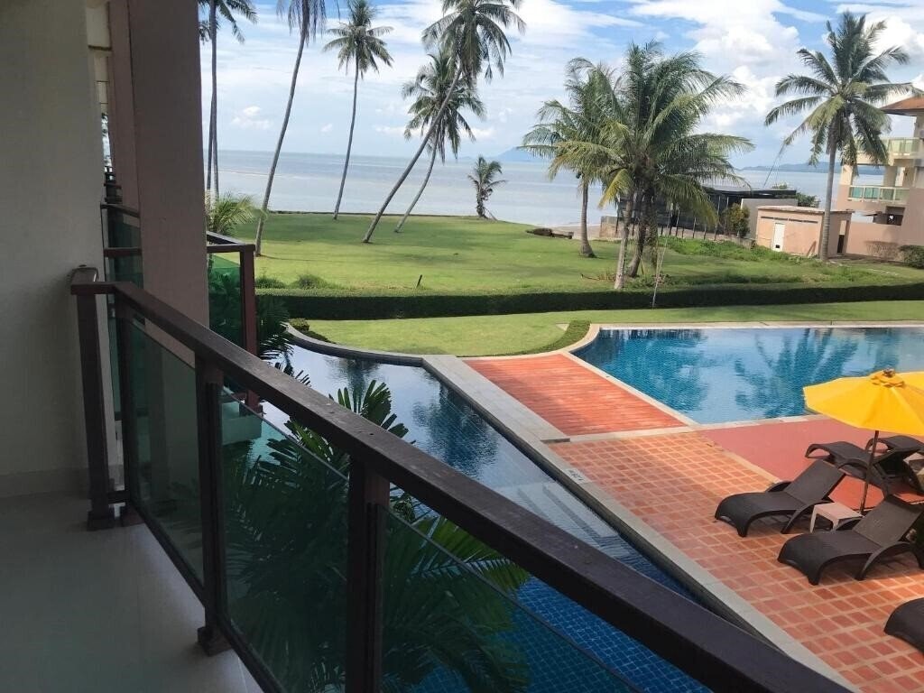 Фотографія Lanta Pura Beach Resort 4*