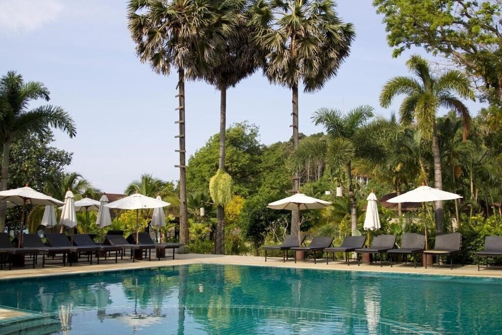 Готель Anda Lanta Resort 3*