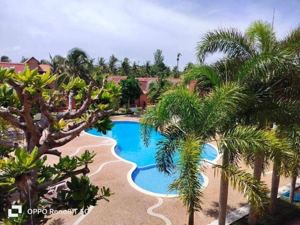Отель D.R. Lanta Bay Resort 3*