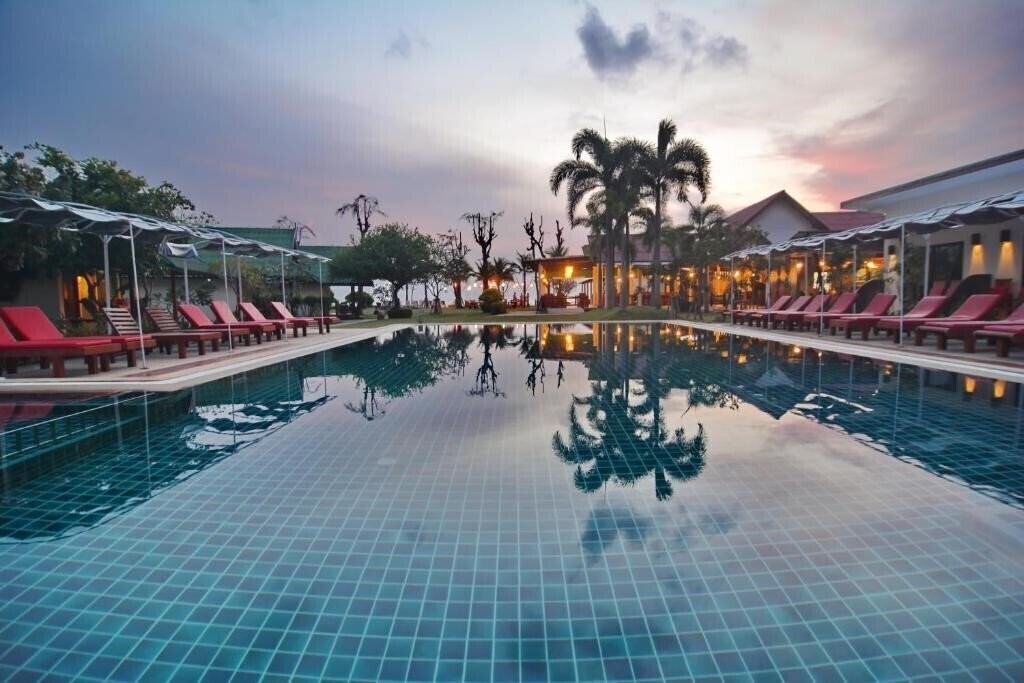 Отель Golden Bay Cottage 3*