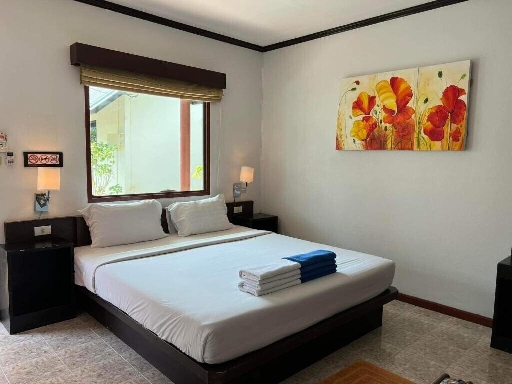 Фото Golden Bay Cottage 3*
