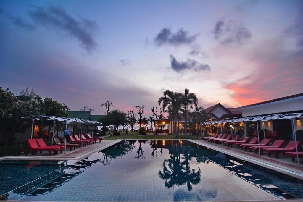 Фотография Golden Bay Cottage 3*