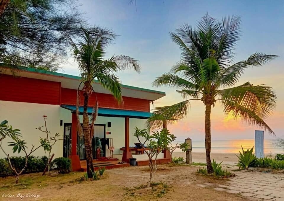 Картинка Golden Bay Cottage 3*