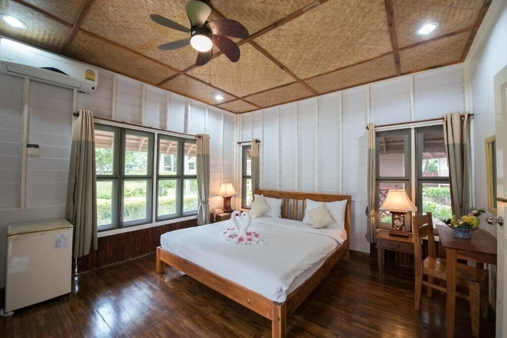 Картинка Koh Tao Coral Grand Resort 3*