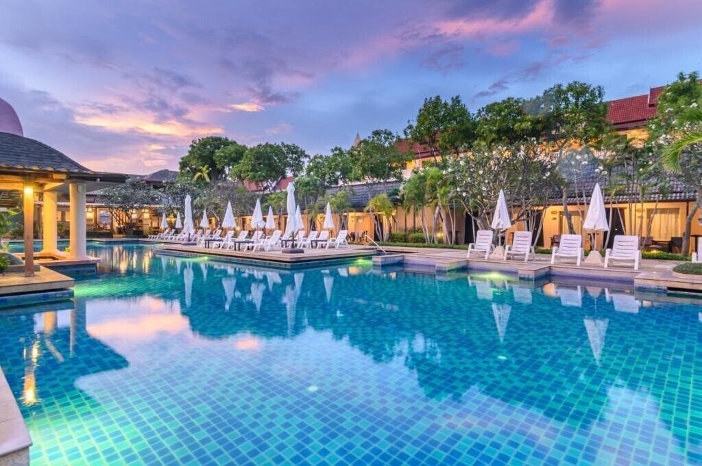 Готель Phuket Kata Resort 3*