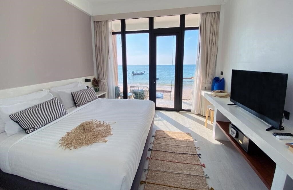 Фото Blue Tao Beach Hotel 3*