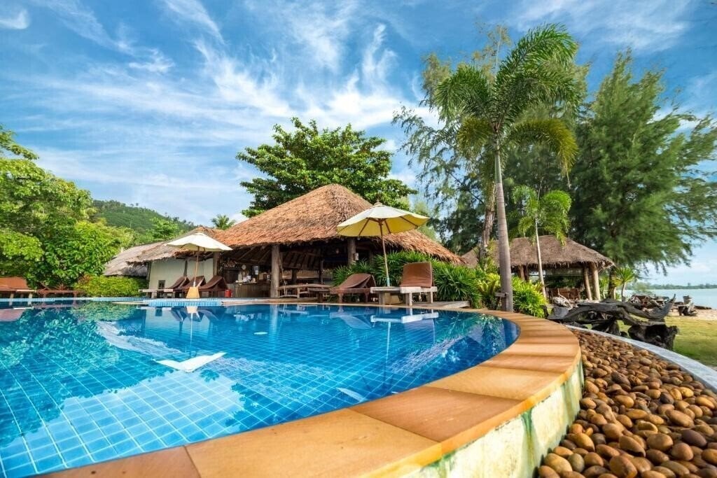 Фото Thiwson Beach Resort 4*