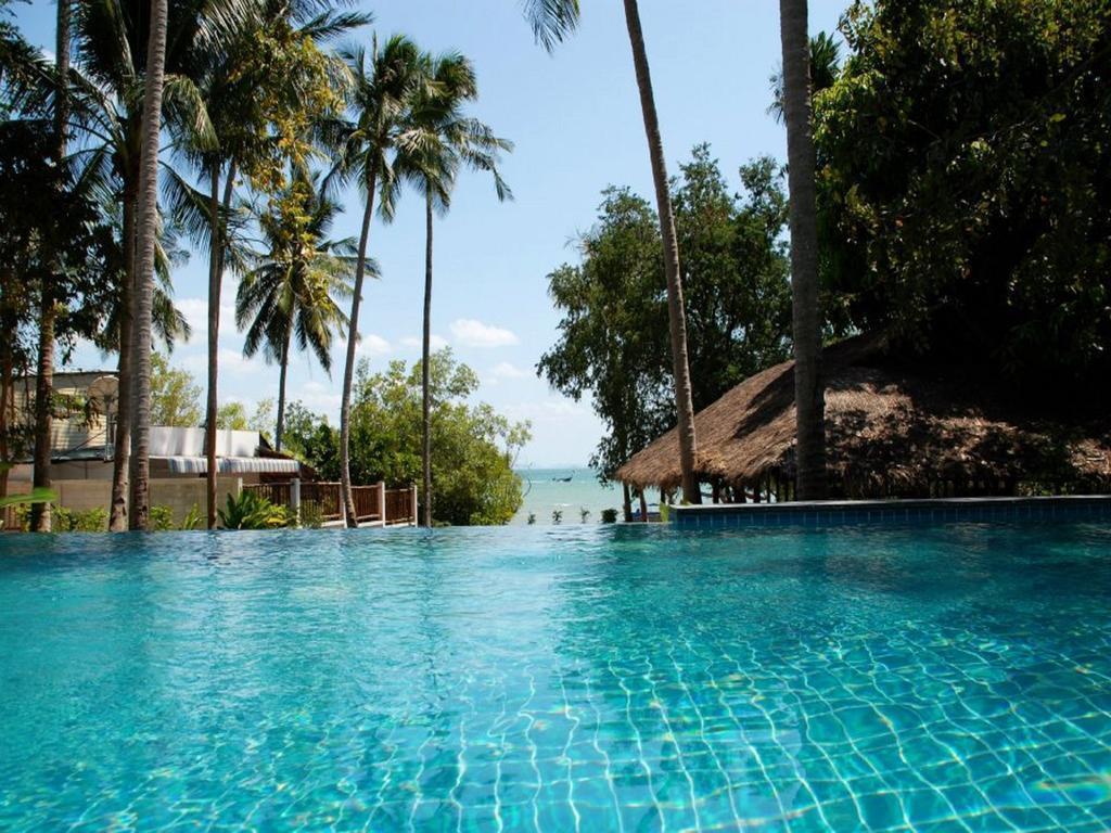 Готель Anyavee Railay Resort 3*