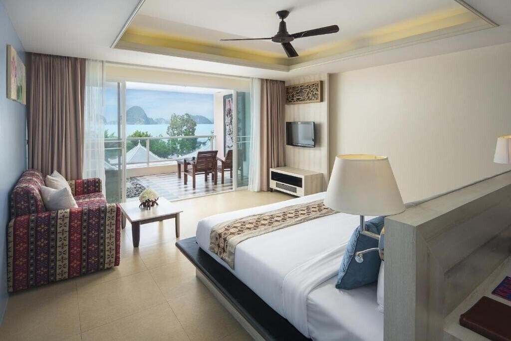 Фото Anyavee Tubkaek Beach Resort 4*