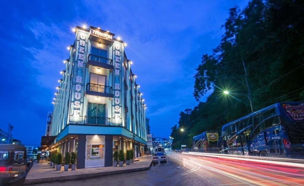 Отель Green House Hotel 3*