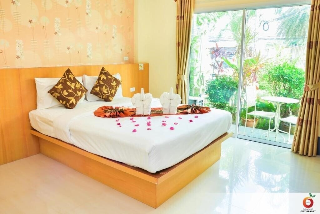 Фото Orange Mansion 2*