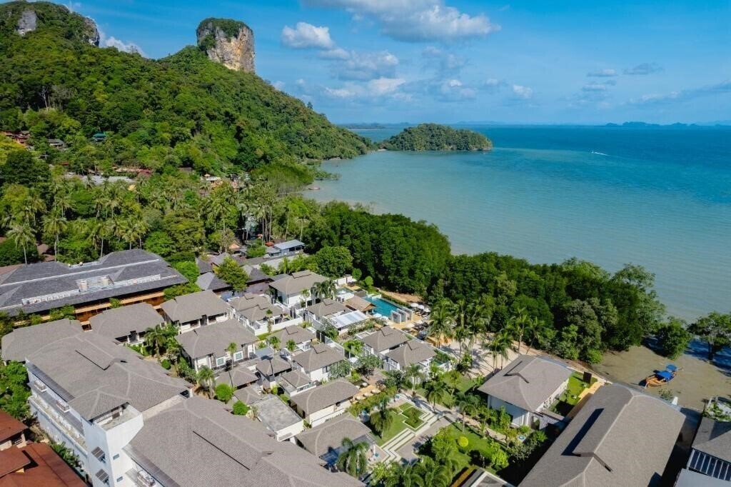 Отель Bhu Nga Thani Resort & SPA 4*