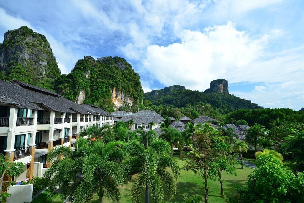 Готель Bhu Nga Thani Resort & SPA 4*