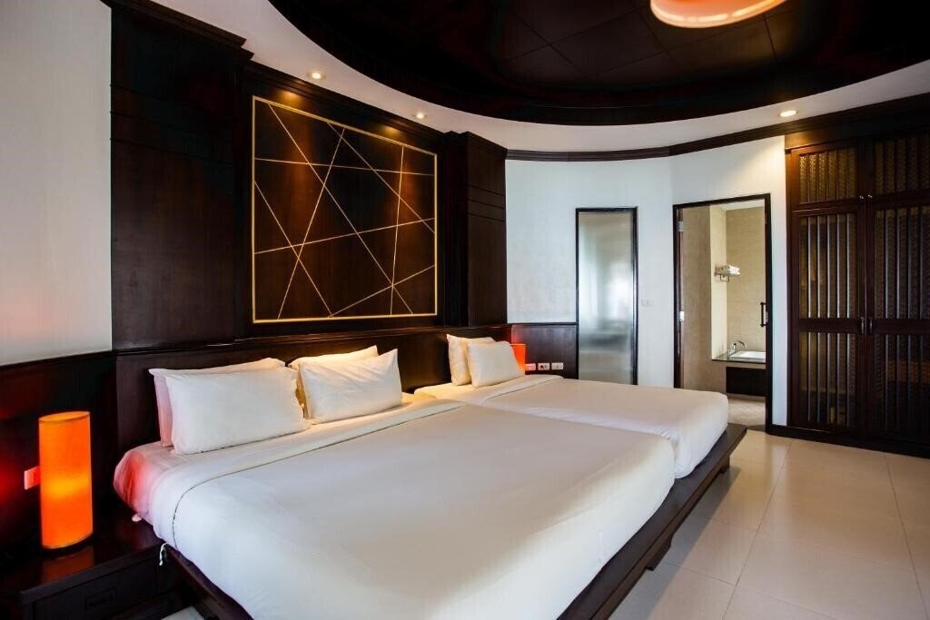 Готель Golden Beach Resort 4*