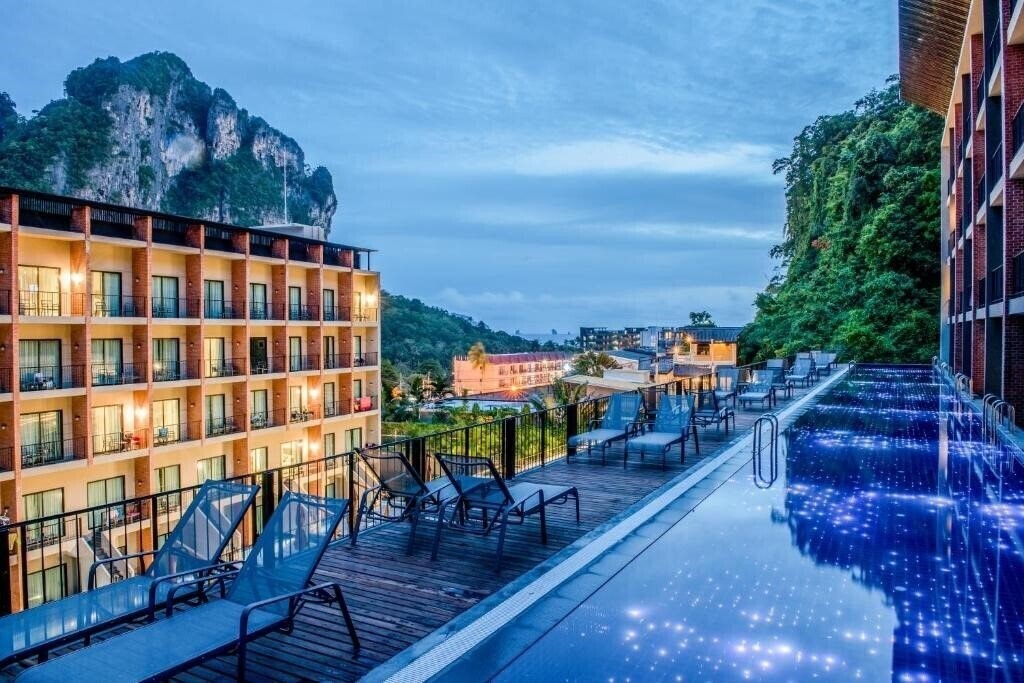 Отель Sugar Marina Resort-Cliffhanger-Aonang 4*