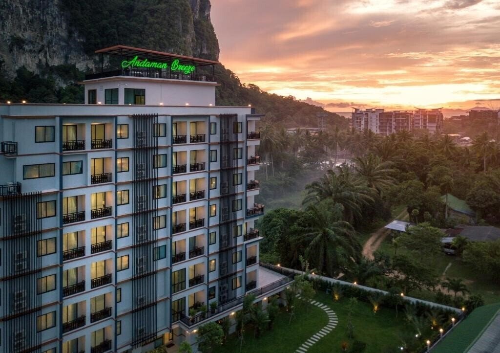 Отель Andaman Breeze Resort Krabi 4*