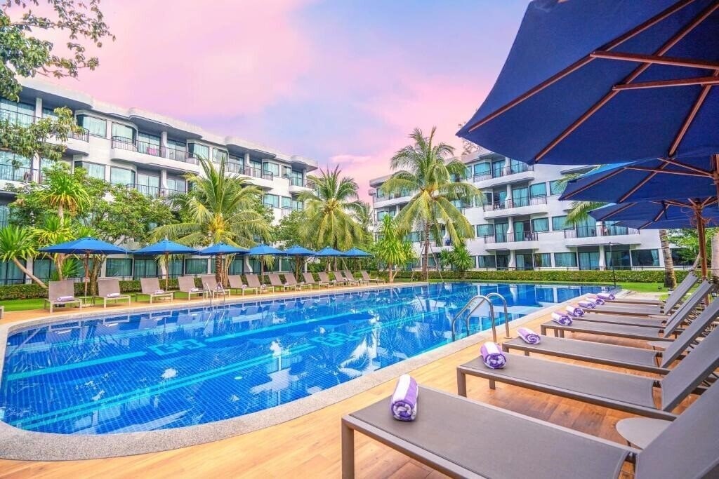 Готель Holiday Style Ao Nang Beach Resort 3*