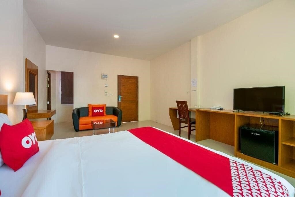 Картинка Oyo 665 Sj House Hotel 3*