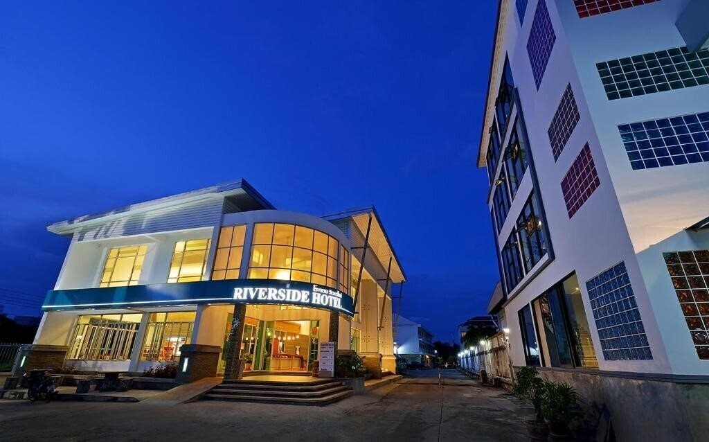 Изображение Riverside Hotel 2*