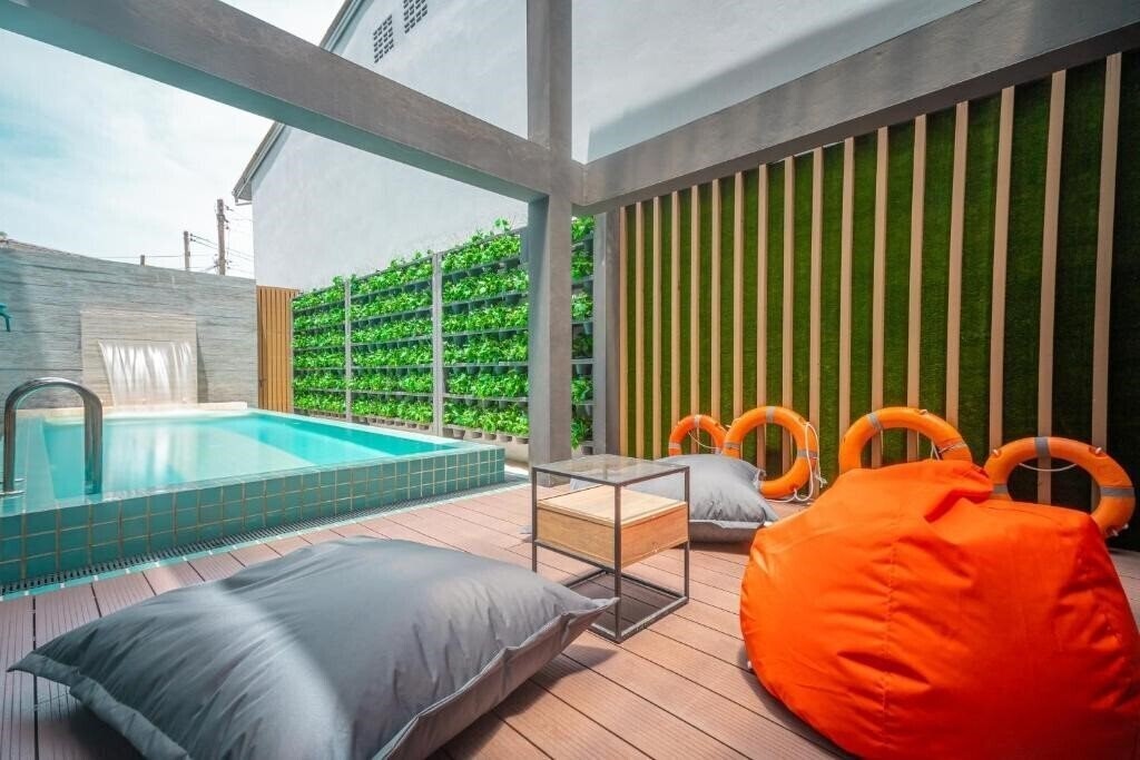 Фотографія Recenta Style Phuket Town 3*