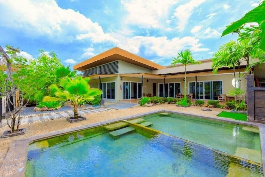 Отель Saline Hot Spring Resort 3*