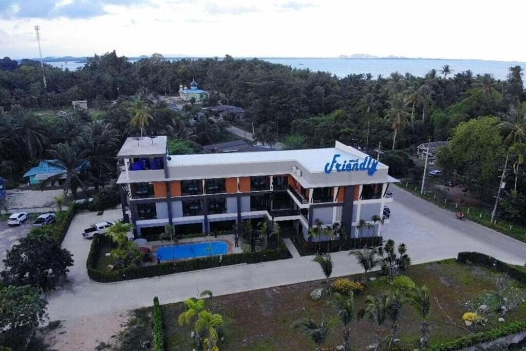 Отель Friendly Hotel Krabi 3*