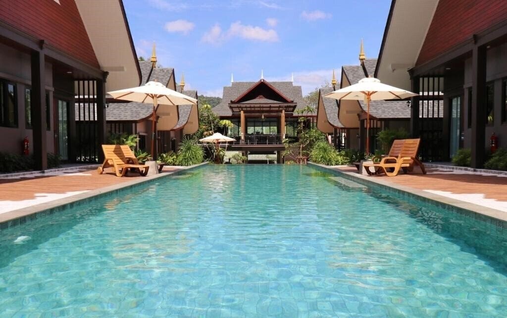 Отель The Scene Cliff View Villas 4*